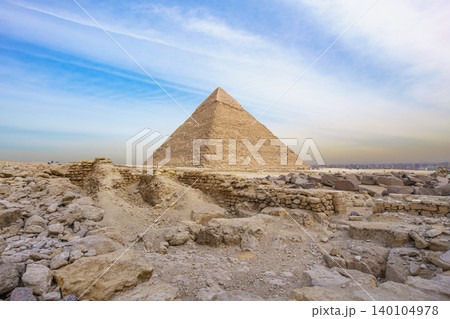 Pyramid of Menkaure in Giza, Egypt 140104978