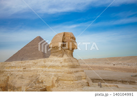 The Great Sphinx and Pyramid of Giza in Cairo, Egypt 140104991