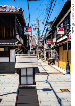 【京都風景】竜馬通り商店街 風情ある置き行灯(あんどん)が楽しい 【京都風景】竜馬通り商店街 風情ある置き行灯(あんどん)が楽しい 140108221