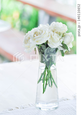 briosa rose , white rose or Garden roses , zaide rose or William Christie Rose or Mary Rose or Rosaceae or white rose in a vase or white flower 140110852