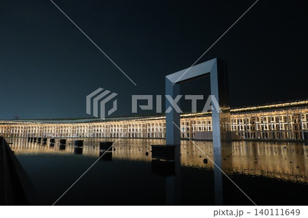 大阪・関西万博の大屋根リング(EXPO2025)の夜景 大阪・関西万博の大屋根リング(EXPO2025)の夜景 140111649