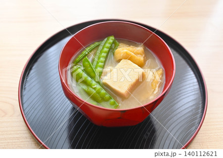 さやえんどうと高野豆腐の味噌汁 さやえんどうと高野豆腐の味噌汁 140112621