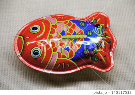 レトロな雰囲気の水遊び玩具… 『ブリキの金魚』 レトロな雰囲気の水遊び玩具… 『ブリキの金魚』 140117532