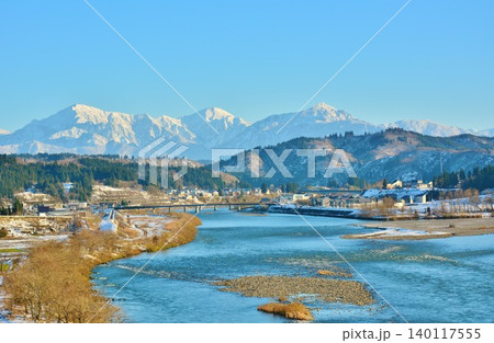 信濃川・越後三山冬景色 信濃川・越後三山冬景色 140117555
