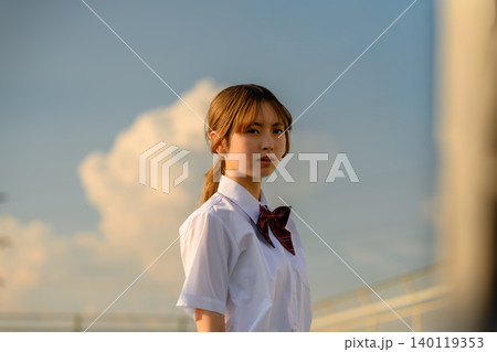 空の下の女子高生 空の下の女子高生 140119353