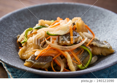 鯵の南蛮漬け 玉ねぎ・にんじん・ピーマン添え 鯵の南蛮漬け 玉ねぎ・にんじん・ピーマン添え 140121090