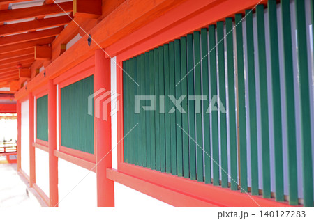 安芸の宮島厳島神社廻廊の壁 安芸の宮島厳島神社廻廊の壁 140127283