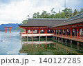安芸の宮島厳島神社満潮の西廻廊と大鳥居-2 140127285