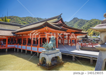 厳島神社の本社祓殿 140129035