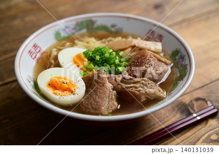 スペアリブの角煮ラーメン 140131039