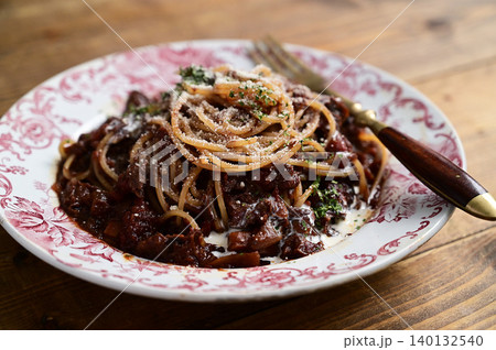 鹿肉のワイン煮パスタ 鹿肉のワイン煮パスタ 140132540