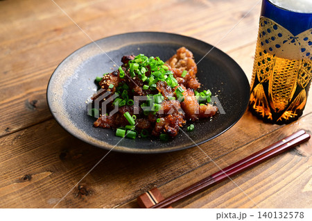 鶏皮のから揚げ 鶏皮のから揚げ 140132578