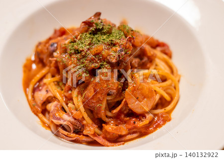 エビとイカのトマトクリームパスタ エビとイカのトマトクリームパスタ 140132922