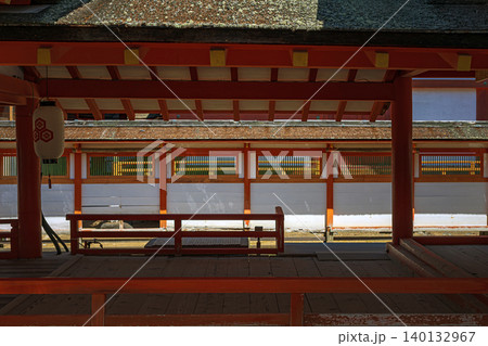 厳島神社の回廊風景 140132967