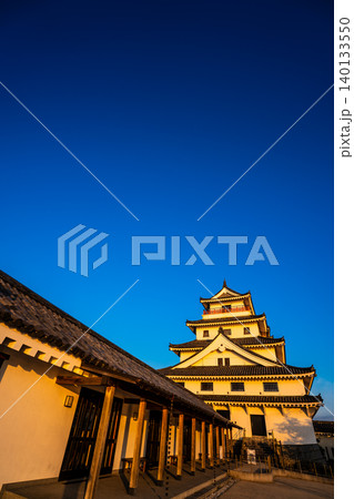 朝日に照らされた唐津城【佐賀県唐津市】 朝日に照らされた唐津城【佐賀県唐津市】 140133550