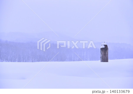 雪原の中のサイロ 雪原の中のサイロ 140133679