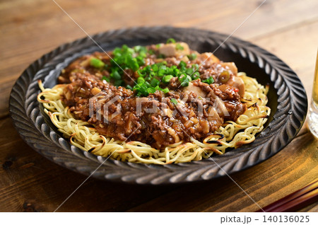 麻婆かた焼きそば 140136025
