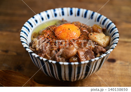 牛丼 生卵 牛丼 生卵 140138650