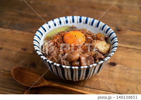 牛丼 生卵 牛丼 生卵 140138651
