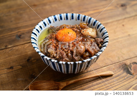 牛丼　生卵 140138653