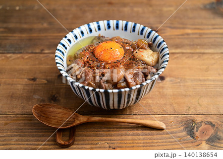 牛丼　生卵 140138654