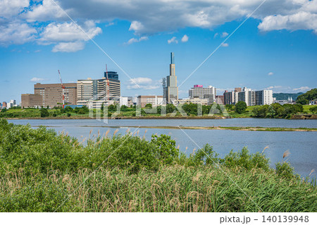淀川風景 淀川河川公園大塚地区から枚方市街の眺め 大阪府高槻市 枚方市 淀川風景 淀川河川公園大塚地区から枚方市街の眺め 大阪府高槻市 枚方市 140139948