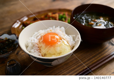 一汁一菜：はんぺんのバター醤油焼き 140140777