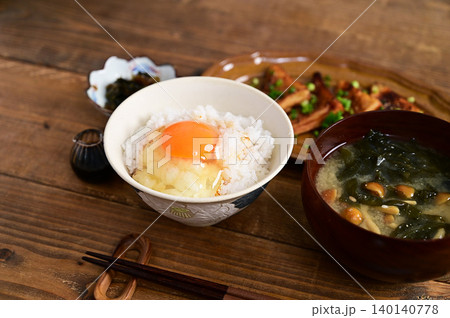 一汁一菜：はんぺんのバター醤油焼き 140140778