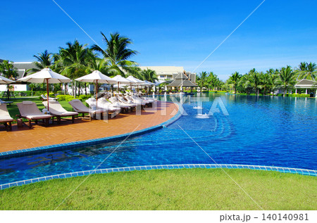 Beautiful swimming pool in Thailand 140140981