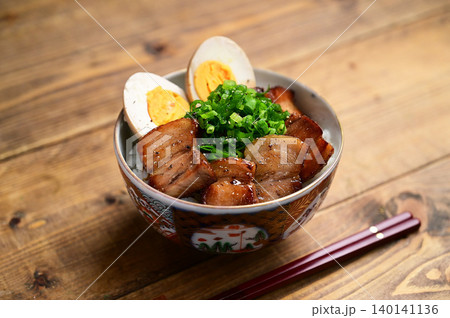 豚バラチャーシュー丼 豚バラチャーシュー丼 140141136