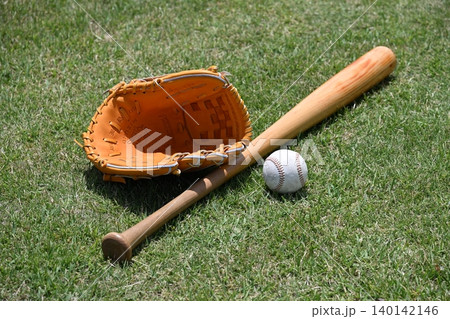 野球のバットとグローブ 野球のバットとグローブ 140142146