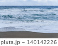 荒れる冬の日本海 山陰海岸 140142226