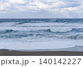 荒れる冬の日本海 山陰海岸 140142227