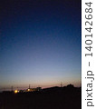 夜空の青い空 140142684