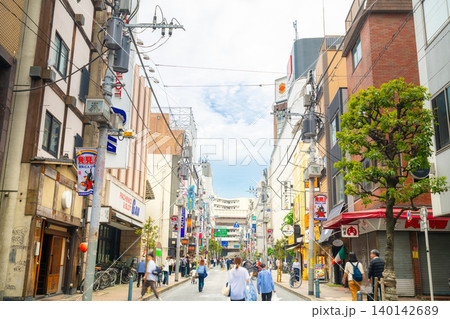 東京・世田谷区 茶沢通り 商店街 東京・世田谷区 茶沢通り 商店街 140142689