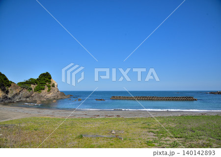 《三重県》鳥羽市国崎海岸の風景 140142893