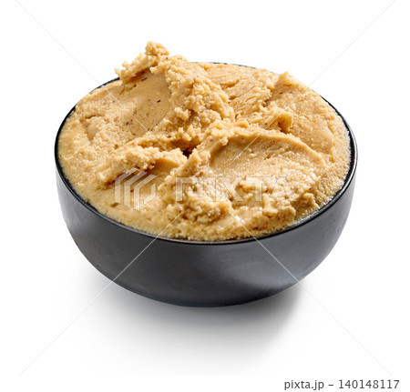 bowl of hazelnut and cashew nut cream bowl of hazelnut and cashew nut cream 140148117
