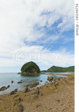 海と島と鳥居(大分県津久見市) 海と島と鳥居(大分県津久見市) 140149758