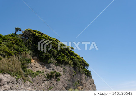 江の島 稚児ヶ淵周辺の崖の風景 江の島 稚児ヶ淵周辺の崖の風景 140150542