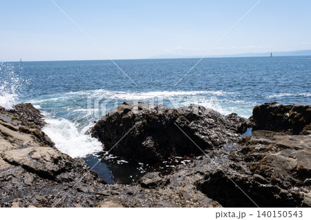 江の島 稚児ヶ淵周辺の海の風景 江の島 稚児ヶ淵周辺の海の風景 140150543