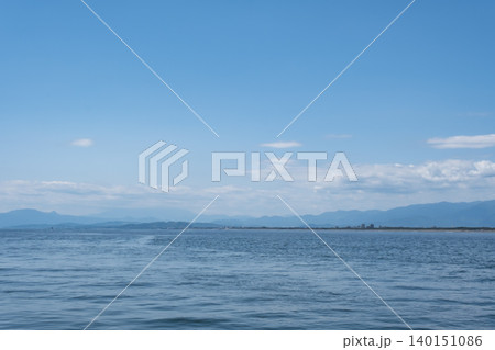 沖合から 片瀬西浜 鵠沼 茅ヶ崎を見た風景 140151086