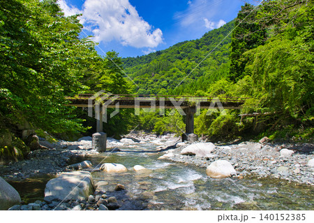【神奈川県】ユーシン渓谷の風景 【神奈川県】ユーシン渓谷の風景 140152385