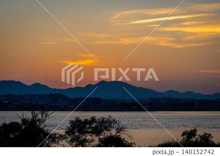 夕日の景観 140152742