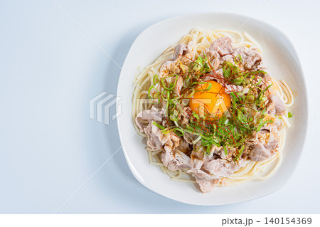 豚しゃぶそうめん 焼肉のたれで味付けしたピリ辛そうめんの料理写真 豚しゃぶそうめん 焼肉のたれで味付けしたピリ辛そうめんの料理写真 140154369