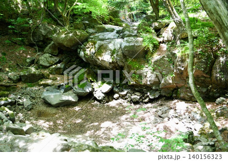 【矢板市 日光国立公園 栃木県民の森 水の枯れた宮川渓谷「創造の滝」】 【矢板市 日光国立公園 栃木県民の森 水の枯れた宮川渓谷「創造の滝」】 140156323