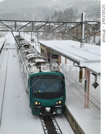 碇ヶ関駅のリゾートしらかみ 140158125