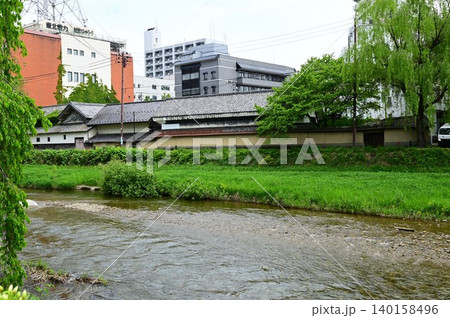 杜と水の都盛岡市 中津川(五月) 杜と水の都盛岡市 中津川(五月) 140158496
