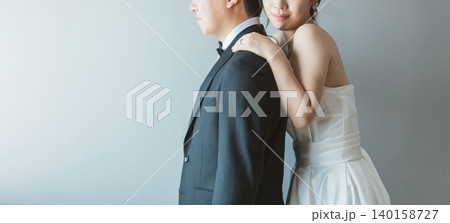 ウェディングフォトを撮影する新郎新婦(結婚,挙式,ブライダル) ウェディングフォトを撮影する新郎新婦(結婚,挙式,ブライダル) 140158727