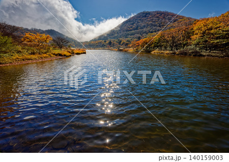 紅葉の赤城山・覚満淵の風景 140159003