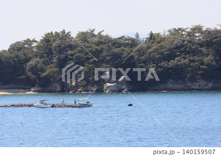 香川県坂出市「沙弥島」の人麻呂岩とオソゴエの浜の柿本人麿碑 香川県坂出市「沙弥島」の人麻呂岩とオソゴエの浜の柿本人麿碑 140159507